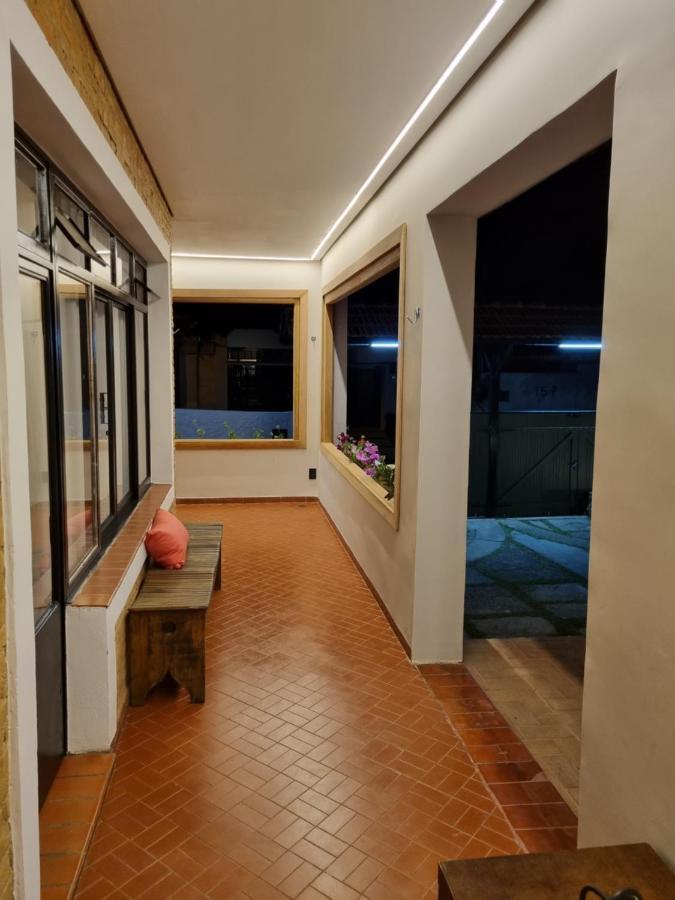 Casa Dom Quixote, Pequena Chacara No Centro Da Cidade Villa Атибая Екстериор снимка