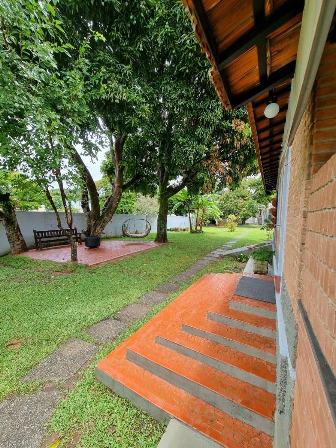 Casa Dom Quixote, Pequena Chacara No Centro Da Cidade Villa Атибая Екстериор снимка