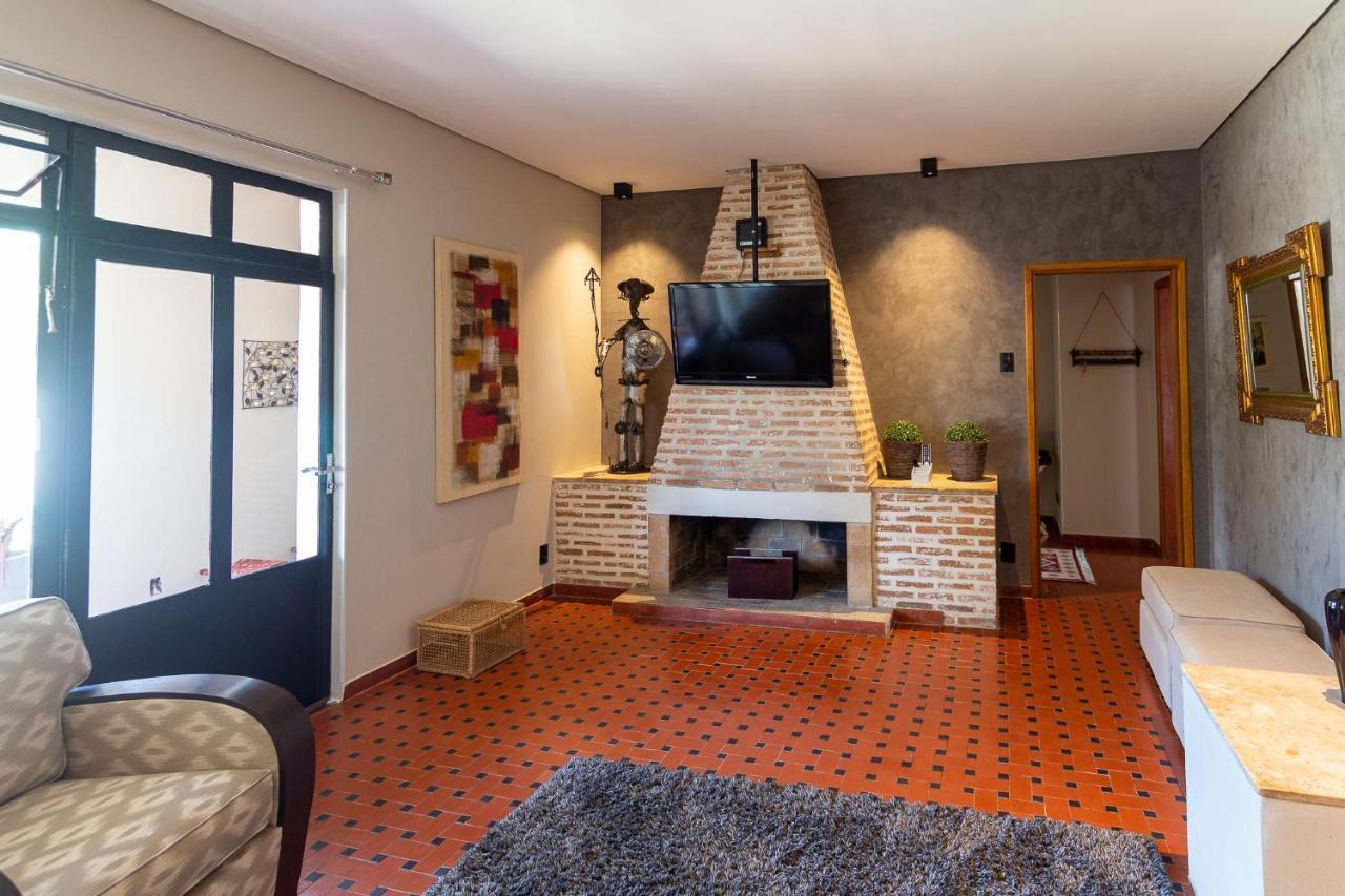 Casa Dom Quixote, Pequena Chacara No Centro Da Cidade Villa Атибая Екстериор снимка