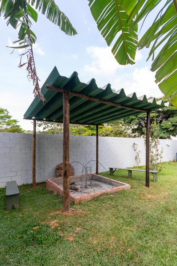 Casa Dom Quixote, Pequena Chacara No Centro Da Cidade Villa Атибая Екстериор снимка
